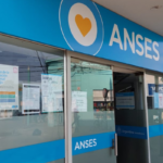 Cominenza el cronograma de pagos de Anses para jubilados y AUH | FM Avenida