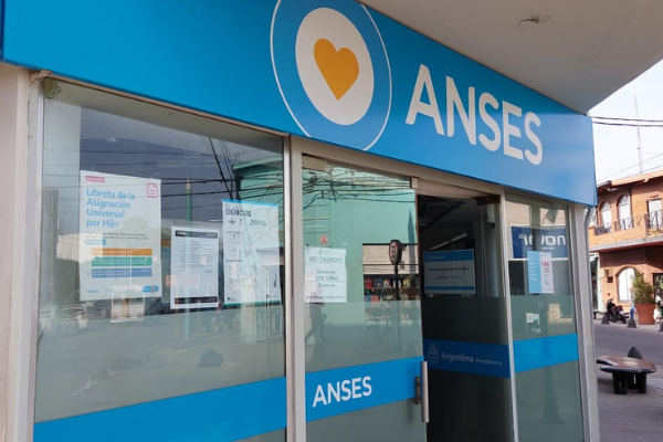 Cominenza el cronograma de pagos de Anses para jubilados y AUH | FM Avenida