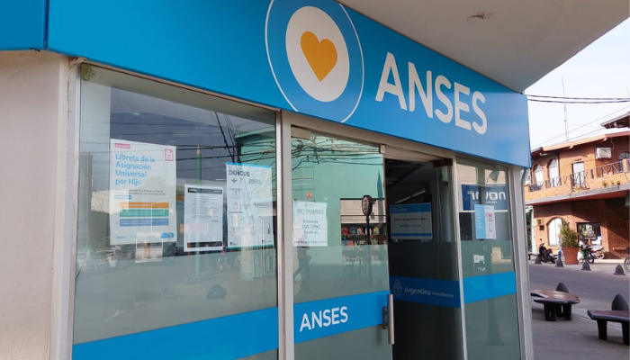 Cominenza el cronograma de pagos de Anses para jubilados y AUH | FM Avenida