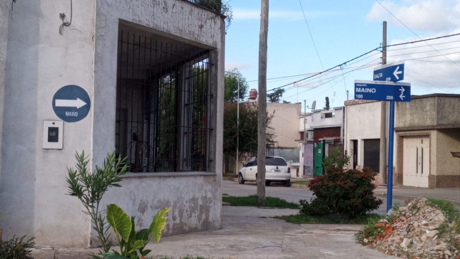 Confusión por la señalización en calle Alejandro Maino: qué dice la ordenanza vigente | FM Avenida