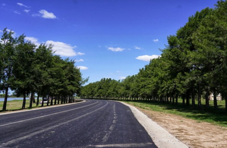 Debate en Baradero: el Municipio analiza cobrar a turistas por el uso de la costa pública | FM Avenida