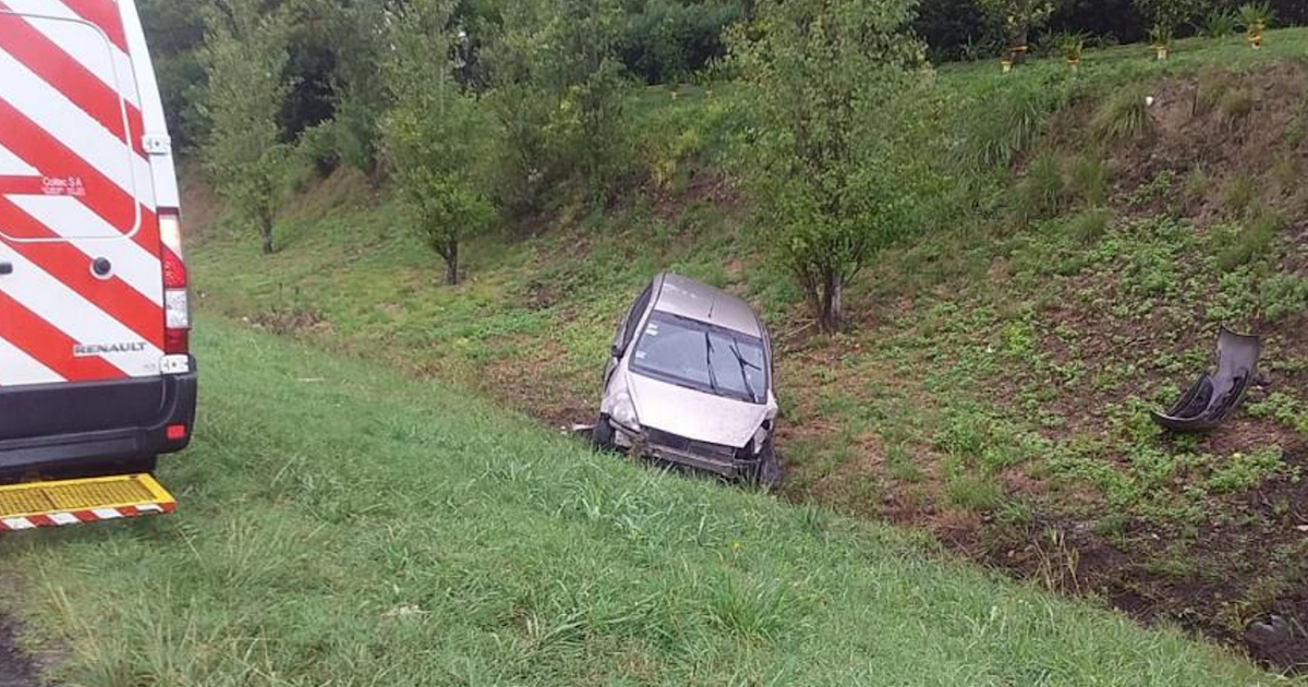 Despiste de un automóvil en la Ruta 9 terminó sin heridos | FM Avenida