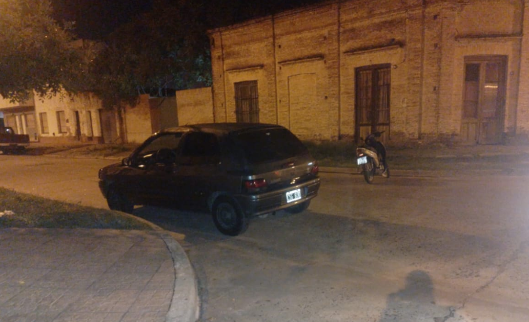 Dos adolescentes heridos tras un choque entre una moto y un auto | FM Avenida