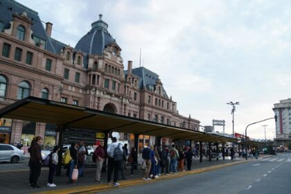 El Gobierno abrió sumarios, con multas, para dos gremios por no acatar una conciliación obligatoria | FM Avenida