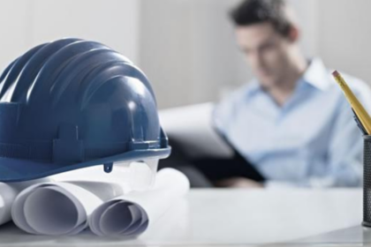 El Polo Universitario entrega los diplomas a sus primeros egresados de la Diplomatura en Gestión Industrial | FM Avenida