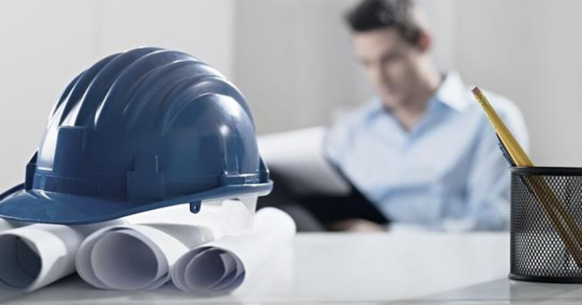 El Polo Universitario entrega los diplomas a sus primeros egresados de la Diplomatura en Gestión Industrial | FM Avenida