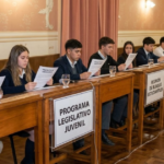 El bloque de La Libertad Avanza presentó el programa "Jóvenes Legislando" para estudiantes secundarios | FM Avenida