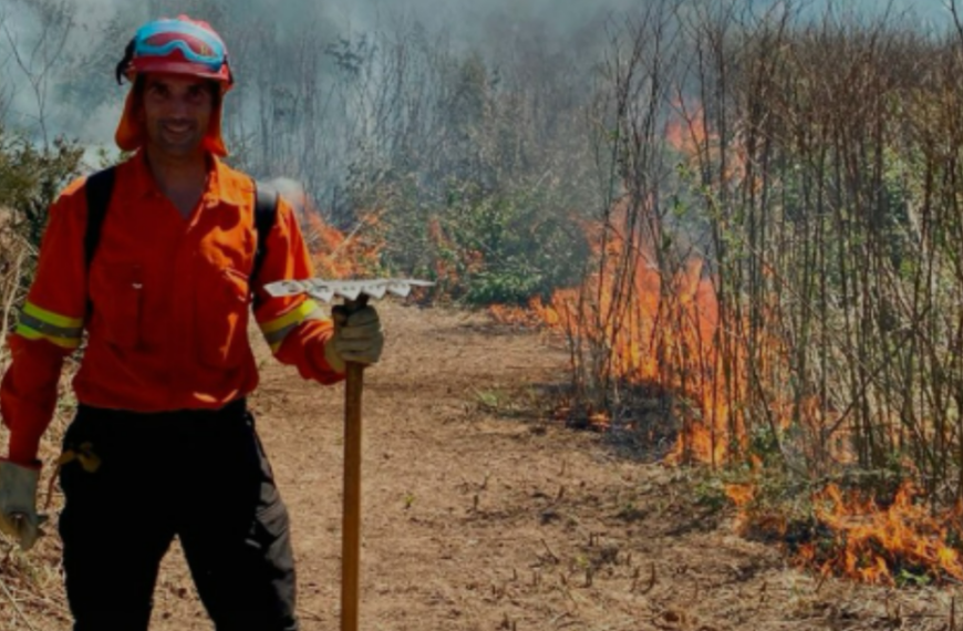 El bombero Sergio Novo participó de un taller especializado en la lucha contra el fuego en el Paraná | FM Avenida