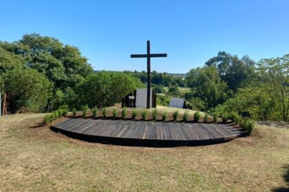 El homenaje a las víctimas del Covid-19 se realizará esta noche en el anfiteatro del Vía Crucis | FM Avenida