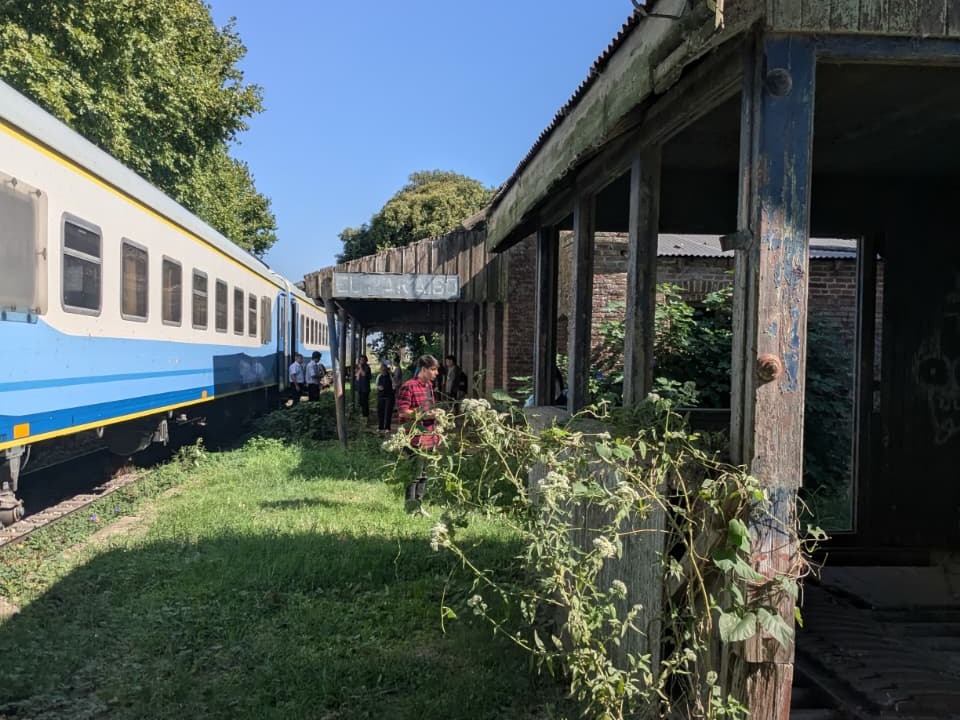 El tren que conecta San Pedro con Retiro sufrió una falla y quedó varado en El Paraíso | FM Avenida