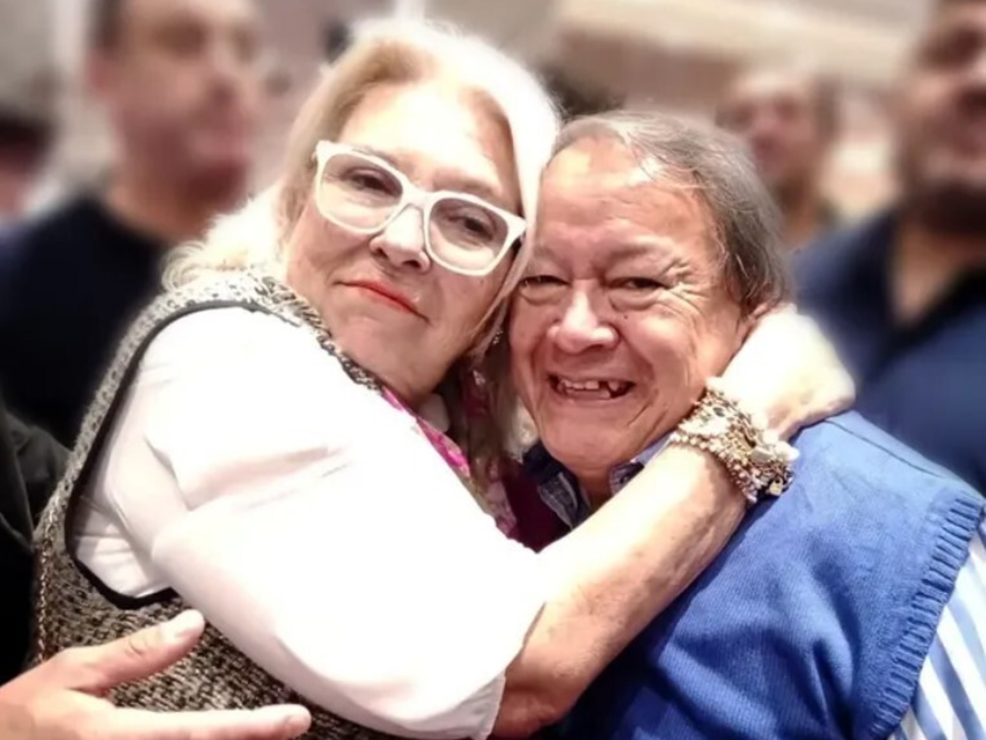 Elisa Carrió, tras la jura de "Toty" Flores como funcionario de Espinoza: "No hay juicio moral, no se le puede pedir ser héroe frente al hambre" | FM Avenida