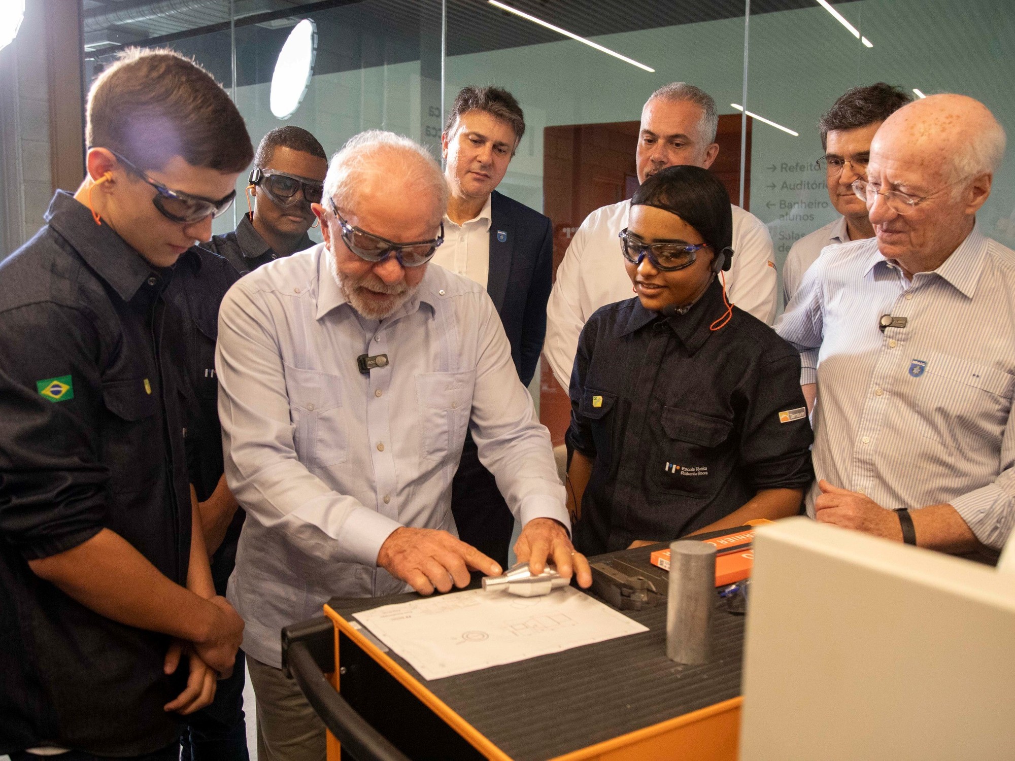 En medio de la tensión de los industriales con el Gobierno, Paolo Rocca inauguró una escuela en Brasil junto a Lula | FM Avenida