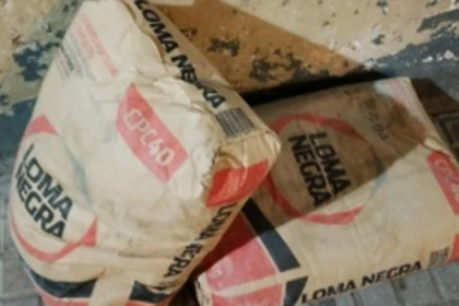 Escalaron un muro para robar cemento de una obra y terminaron detenidos | FM Avenida