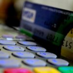 Familias en deuda: la morosidad en préstamos personales y tarjetas superó un récord después de varios años | FM Avenida