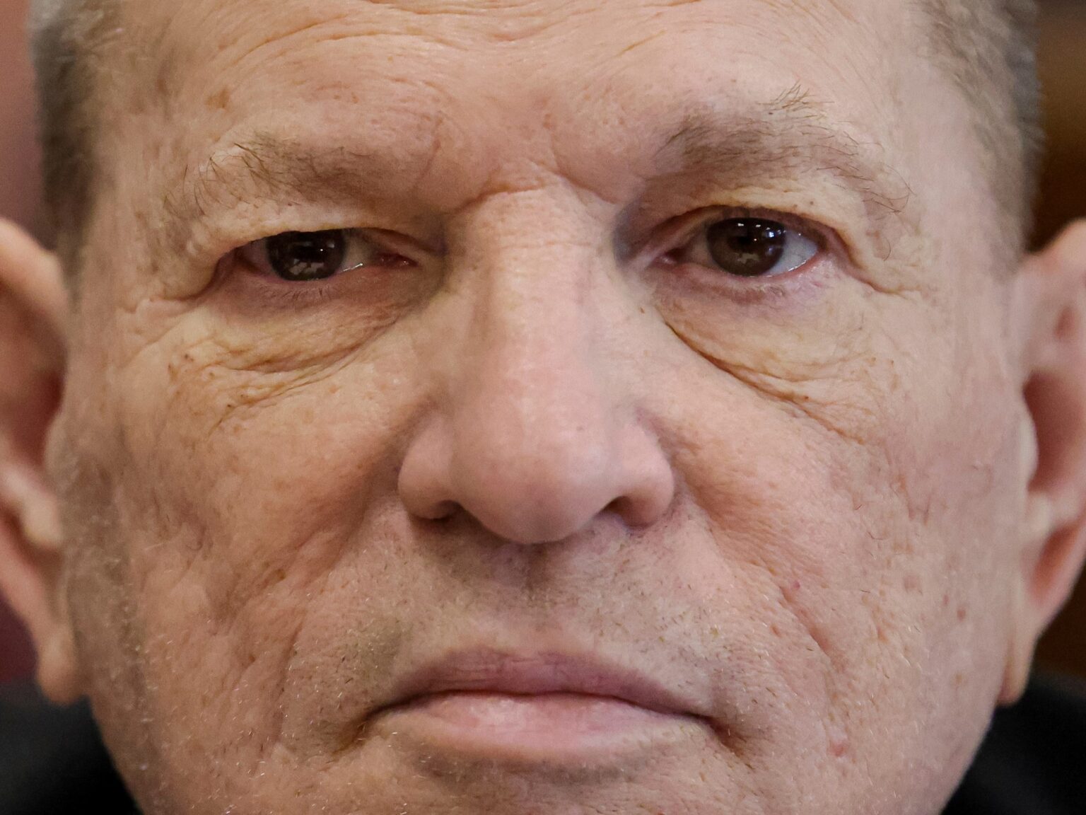 Harvey Weinstein dio su primera entrevista desde prisión y relató el "infierno" de su encierro | FM Avenida