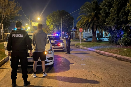 Identifican a dos personas con drogas en la vía pública | FM Avenida