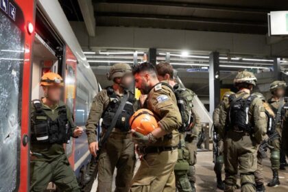 Irán venga la muerte de Larijani y ataca Israel y sus vecinos: orden de evacuación de refinerías del Golfo y dos muertos en Tel Aviv | FM Avenida