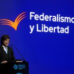 Javier Milei dijo que hay una “carnicería mediática” contra su Gobierno y volvió a cuestionar a políticos y “empresaurios” | FM Avenida