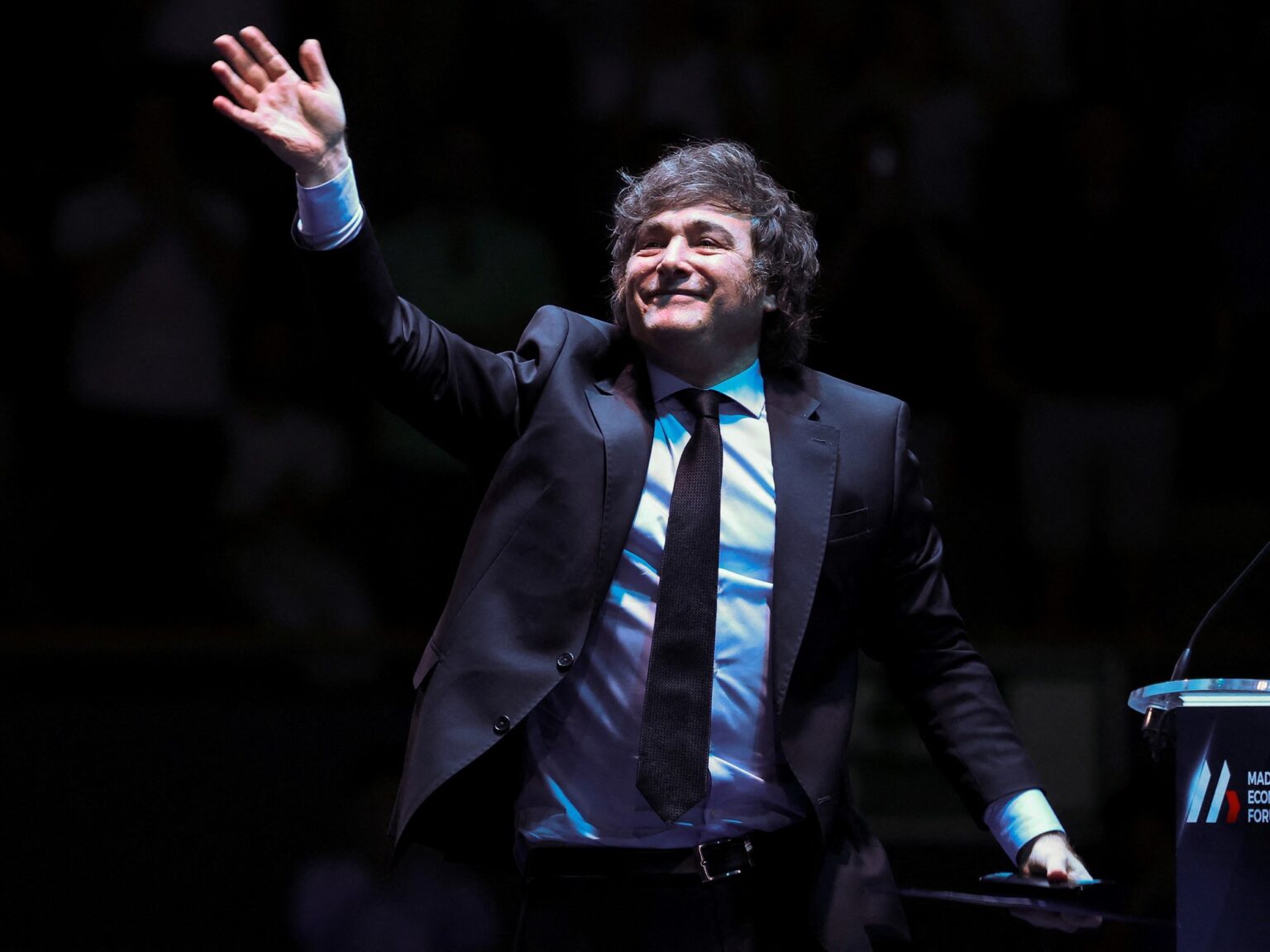 Javier Milei y sus medidas, EN VIVO: tras reunirse con el líder de Vox en España, el Presidente habla hoy en el Madrid Economic Forum | FM Avenida