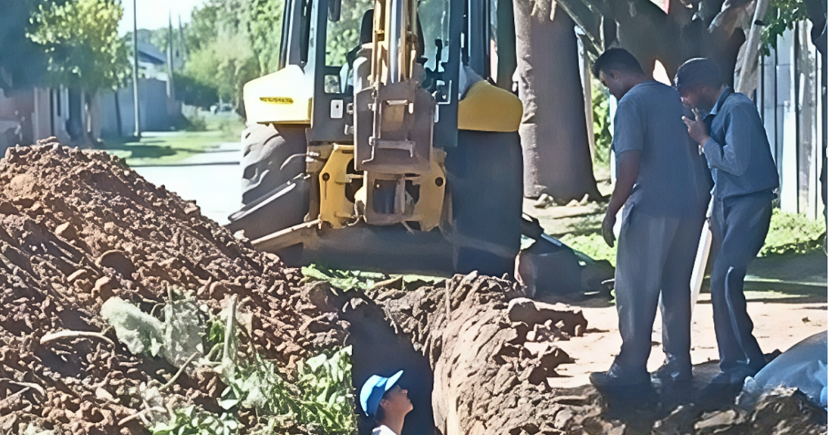 La Secretaría de Servicios Públicos articula con los vecinos la ampliación de la red cloacal | FM Avenida