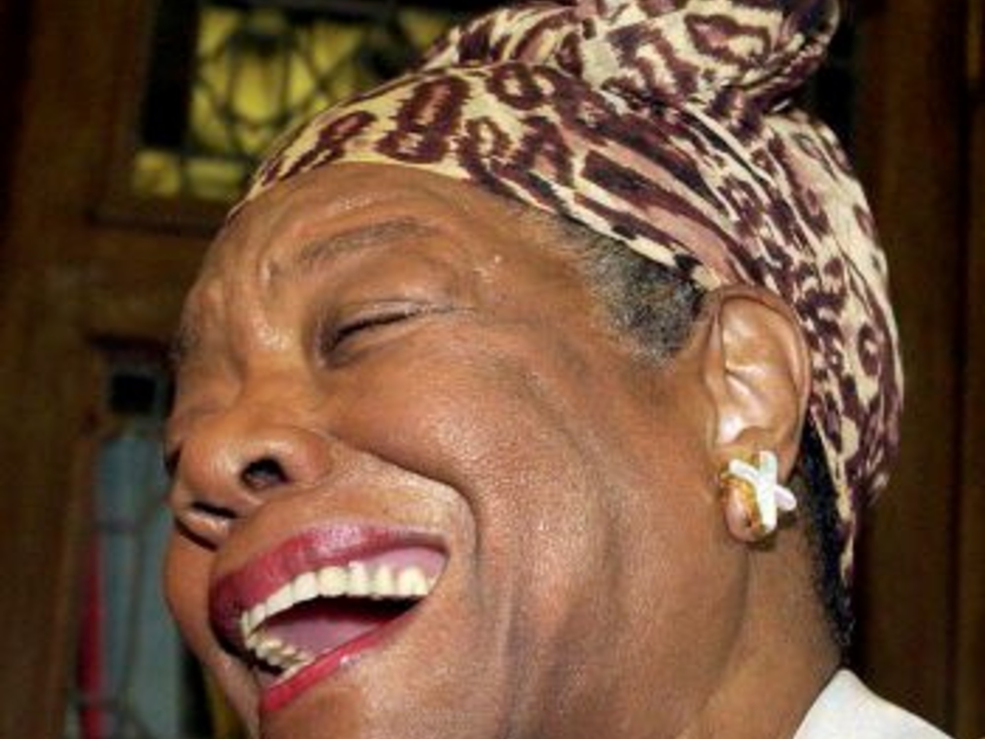 La cita del día, de Maya Angelou: "Cuando alguien te muestre quién es, créelo la primera vez" | FM Avenida