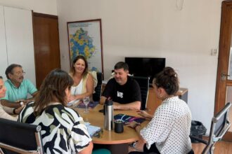 La descentralización de Desarrollo de la Comunidad llegará a los barrios Los Aromos y Depietri | FM Avenida