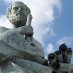 La frase de hoy, Aristóteles: “No te fíes de alguien que no tiene amigos | FM Avenida