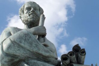 La frase de hoy, Aristóteles: “No te fíes de alguien que no tiene amigos | FM Avenida