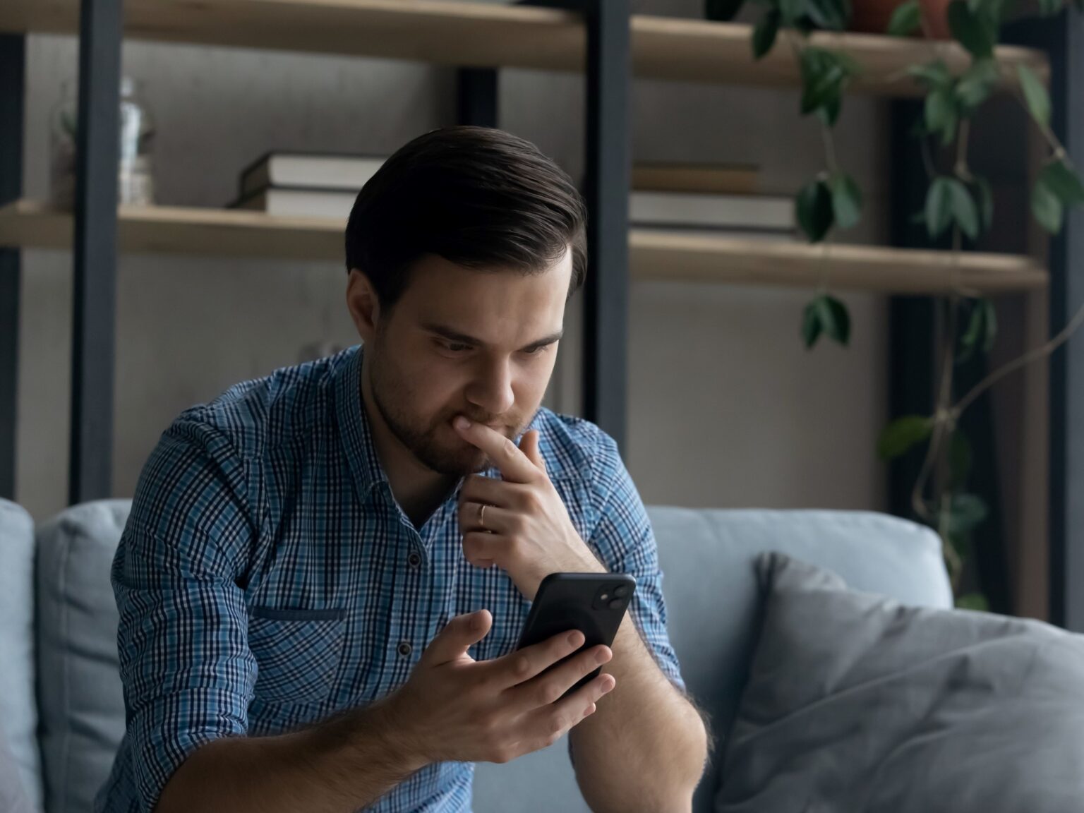 Le acreditaron por error 165 millones (330 sueldos), se fue del trabajo y la Justicia terminó fallando a su favor | FM Avenida