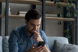 Le acreditaron por error 165 millones (330 sueldos), se fue del trabajo y la Justicia terminó fallando a su favor | FM Avenida