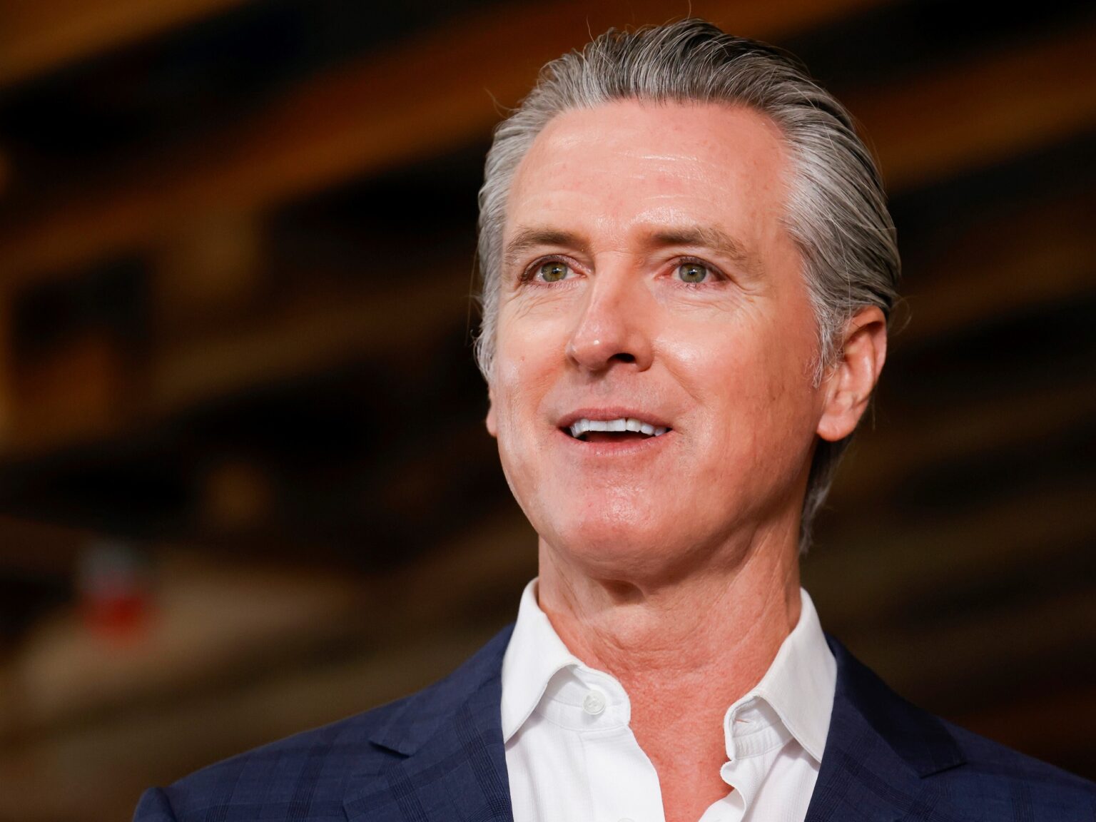 Malas noticias para California: Gavin Newsom enfrenta el mayor alza de los precios de la gasolina desde 2022 y las cifras por condados siguen subiendo | FM Avenida