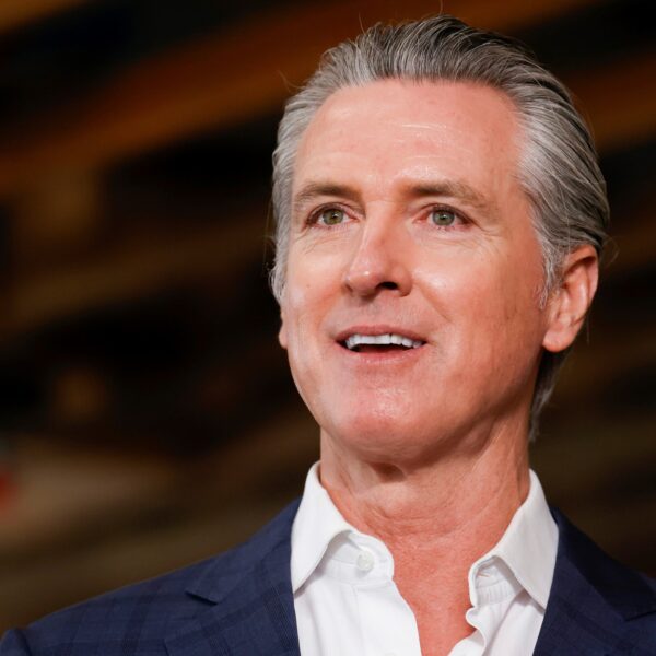 Malas noticias para California: Gavin Newsom enfrenta el mayor alza de los precios de la gasolina desde 2022 y las cifras por condados siguen subiendo | FM Avenida