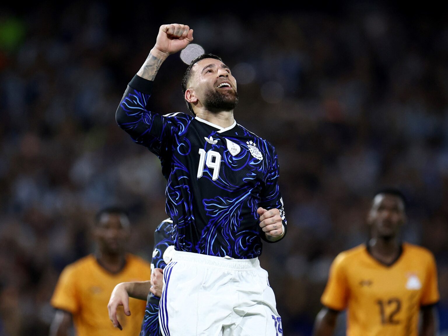 Messi y la generosidad del capitán: le "regaló" el penal a Otamendi para que tuviera una despedida redonda de la Argentina | FM Avenida