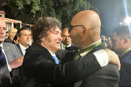 Milei encabezó el acto por los 214 años de los Granaderos y saludó a Domingo Novaro | FM Avenida