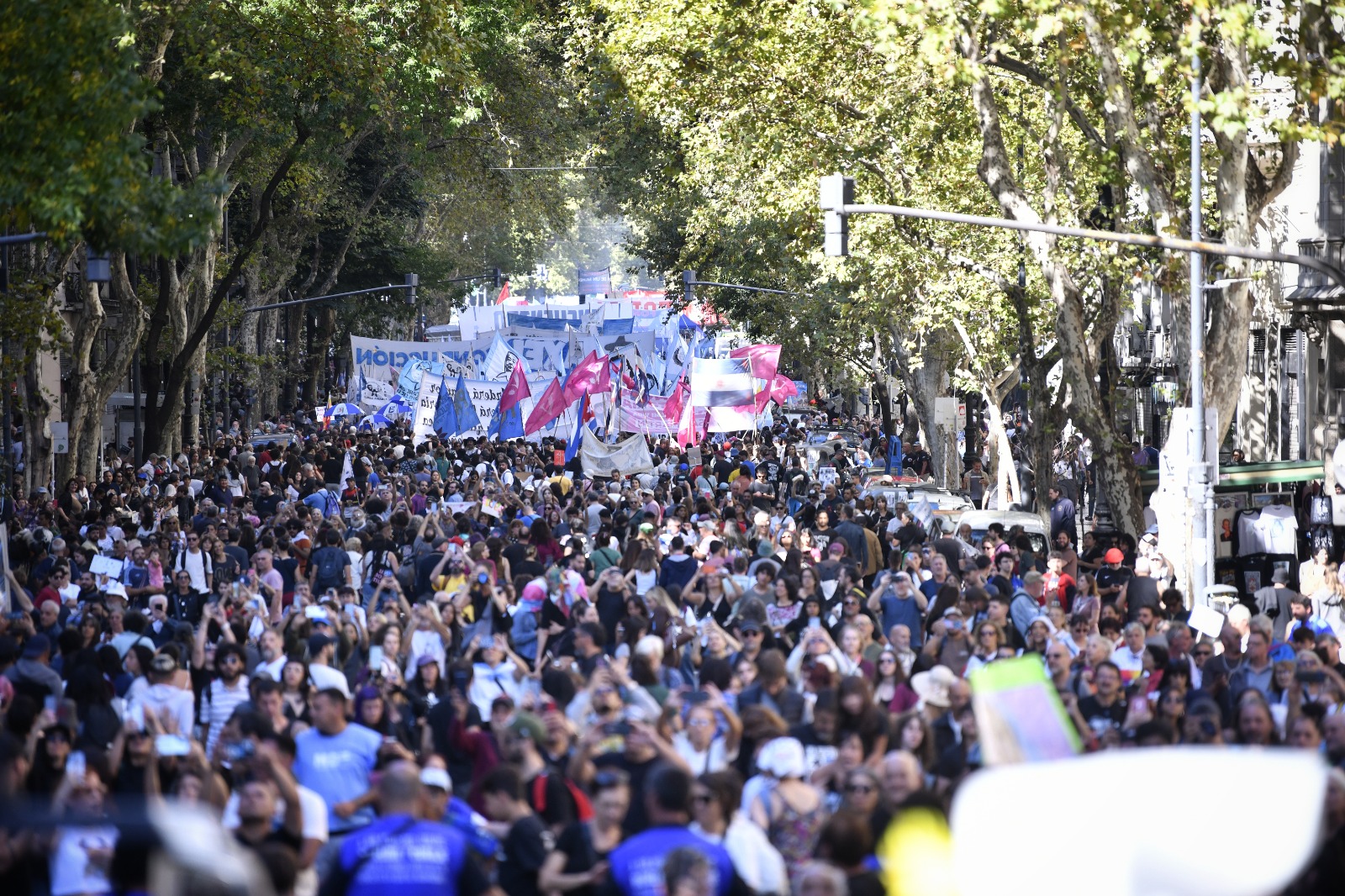 Minuto a minuto: así fue la masiva convocatoria en Plaza de Mayo por el 24 de marzo a 50 años de la dictadura | FM Avenida