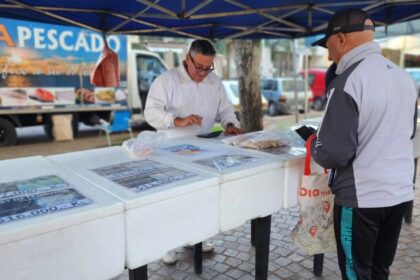 Nueva edición de "Mercados Bonaerenses" con pastas, lácteos y pescados este sábado en Plaza Constitución | FM Avenida