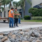 Obras de bacheo y reparación de calzada en Moisés Novillo y Avenida Sarmiento | FM Avenida