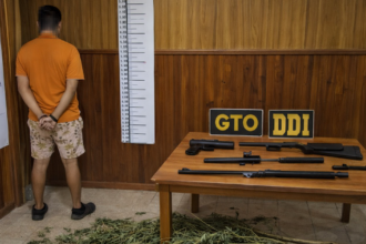 Operativo por conflicto familiar terminó con detenidos y secuestro de armas y marihuana (Video) | FM Avenida