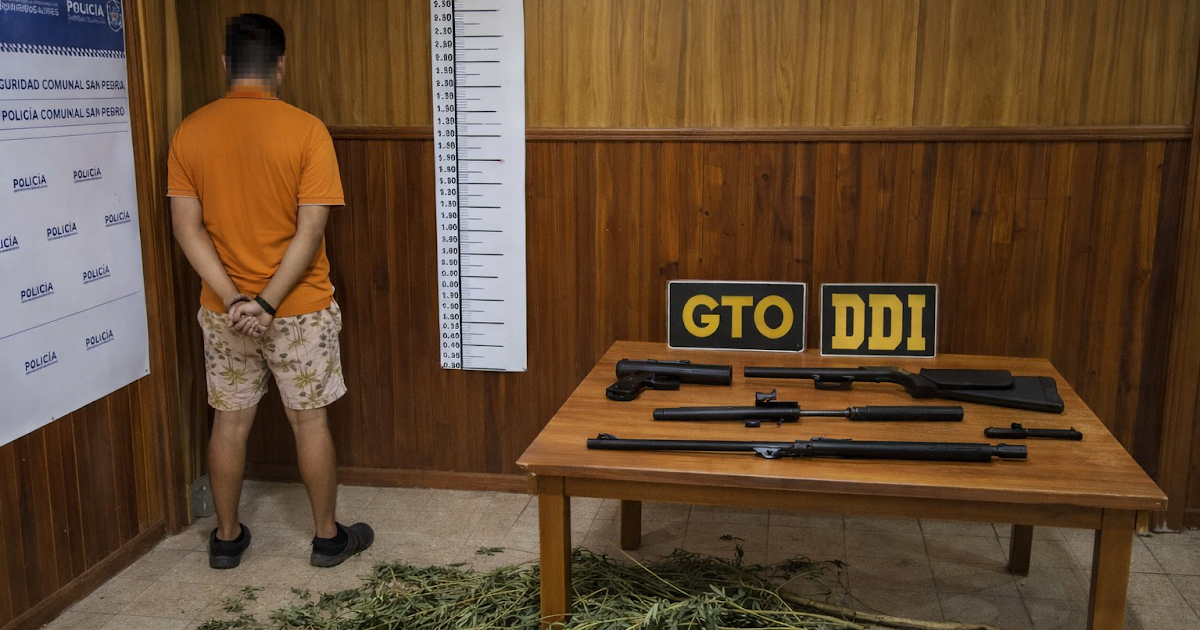 Operativo por conflicto familiar terminó con detenidos y secuestro de armas y marihuana (Video) | FM Avenida