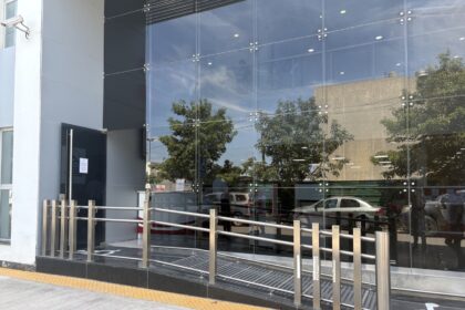 Por obras, el ingreso a la guardia del Hospital Privado Sadiv es provisoriamente por calle Goicochea | FM Avenida