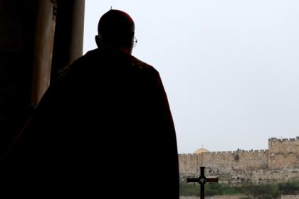 Por primera vez en siglos impidieron que se celebre la misa del Domingo de Ramos en la Basílica del Santo Sepulcro | FM Avenida