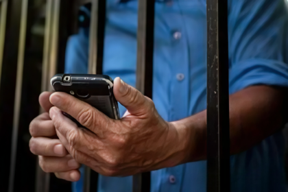 Presentaron un proyecto de ley para prohibir el uso de teléfonos celulares en cárceles bonaerenses | FM Avenida
