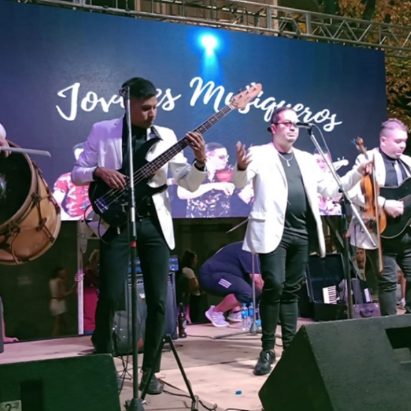 Primera jornada del festival de El Mercader, con el cierre de Los Jóvenes Musiqueros | FM Avenida