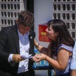 Protagonista inesperada: ¿Quién es la docente que emocionó a Kicillof con su discurso político en Berazategui? | FM Avenida