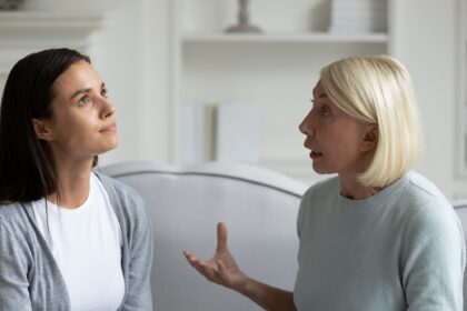 Qué significa cuando alguien se calla para evitar conflictos, según los expertos en psicología | FM Avenida