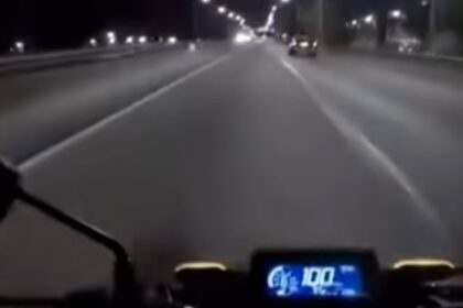 Rápidos y furiosos: motochorros le roban a un motociclista cuando iba a 100 kilómetros por hora y todo fue filmado | FM Avenida