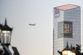 Recaudación, retenciones al agro y dólar: siete claves que explican por qué el fallo por YPF salvó a la Argentina de un golpe demoledor | FM Avenida