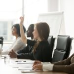 Reconocida empresa financiera capacita a jóvenes y les ofrece trabajo: qué perfiles busca | FM Avenida