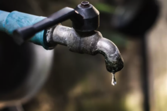 Rotura de un caño madre afecta el servicio de agua en gran parte de la ciudad | FM Avenida