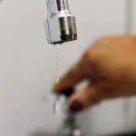 Rotura de un caño maestro afecta el suministro de agua en un amplio sector de San Pedro | FM Avenida